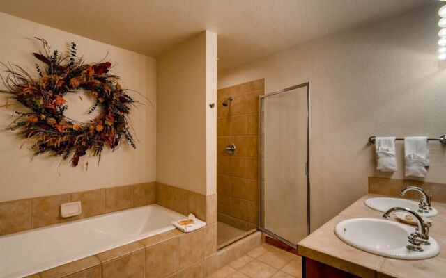 1 Bedroom Mountain Condo Located in Historic Downtown Breckenridge Near Shopping, Dining, and Restaurants