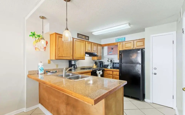 Gulf View 2 Bed Beaches Pool Dining and Fun