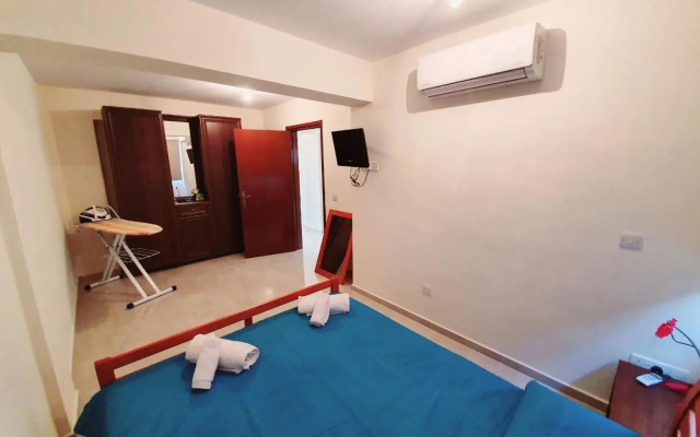 JOANNA SUNSET APTS Pomos