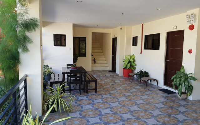 Spacious Private apartment at Laorenza Residences