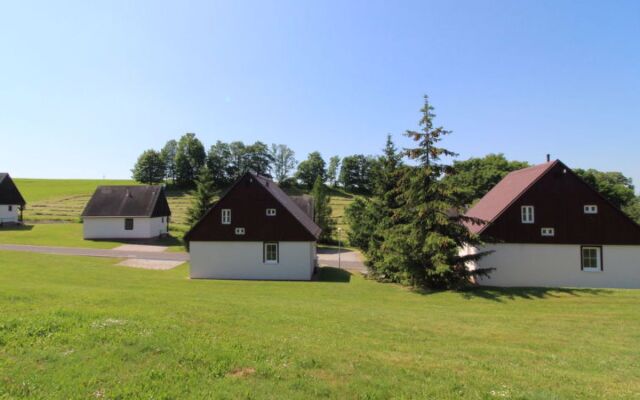 Holiday Hill 32070