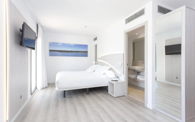 Llaut Boutique Hotel