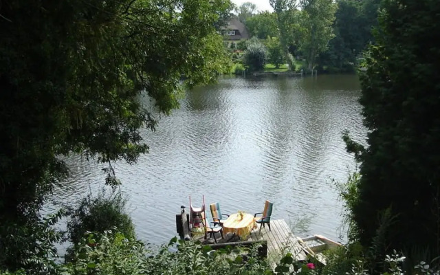 Holzhaus am See