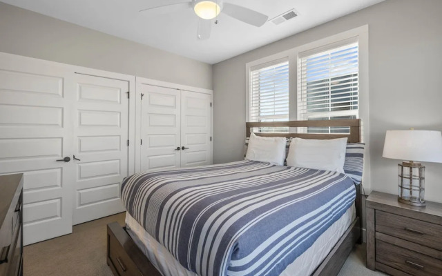 Pulse - Minutes to Broadway - Sleeps 6