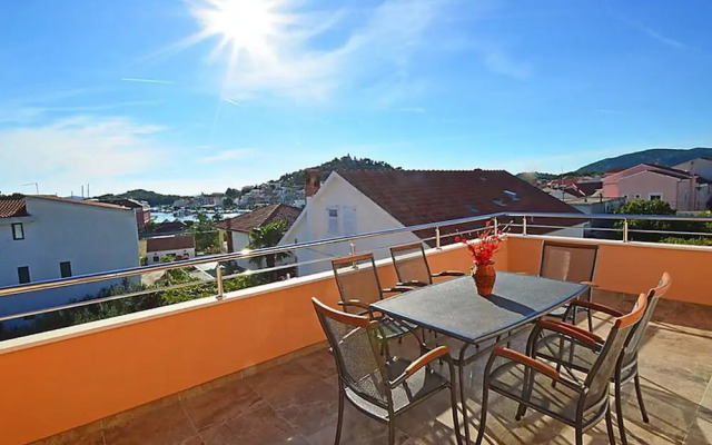 Villa Ukic for 14 People With a Large Pool