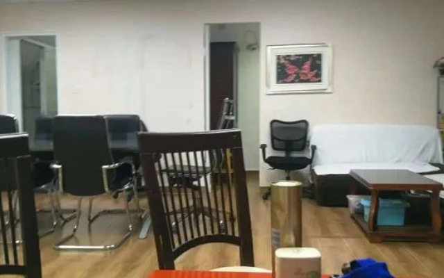 Luohu Shenzhen Railway Station Space Capsule International Youth Hostel