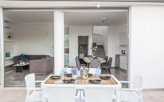 Villa Nataly AQ Ol24