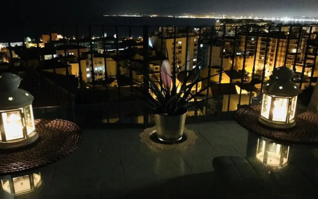 Rooms in Seafront Villa