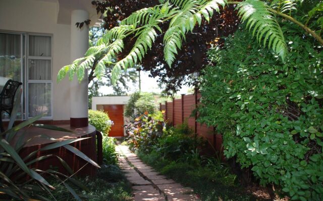 Woodmead Guest Lodge