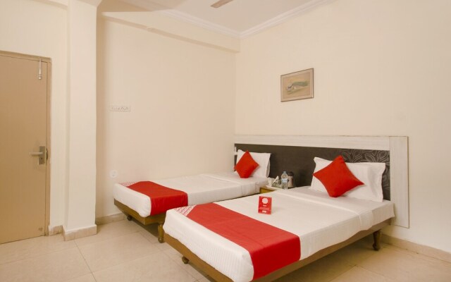 OYO 11321 Hotel Goutham Residency
