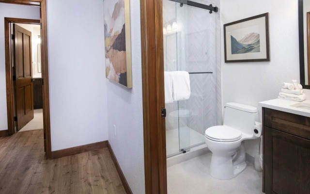 Aspenwood 102 2 Bedroom Condo by RedAwning