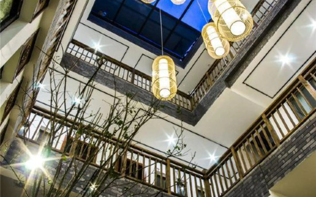 Huanran Tangchi Homestay (Qingchengshan Scenic Area)
