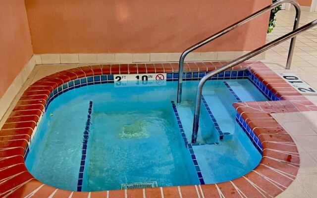 GrandStay Residential Suites