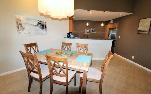 Vista Verde North 4-225