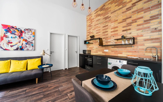 NEW DOB 53-4 CENTER Apartment