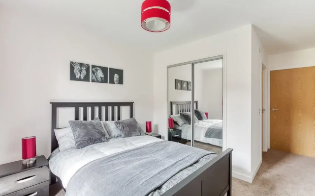 Modern 2 Bed Apartment in Central City