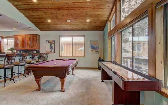 Angora Mountain Lodge - Pool Table, Ping Pong, Shuffle Board