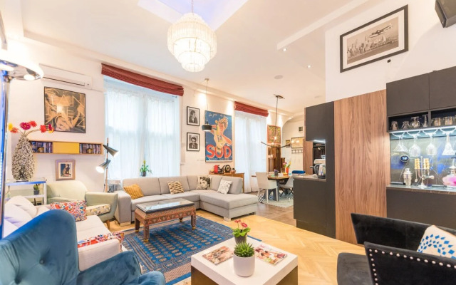 Venus Apartments - The Actor´s Den