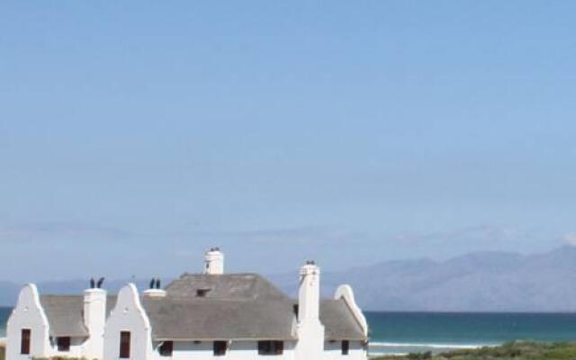 Whale Watchers Luxury Self Catering Accommodation @ Muizenberg East Beach