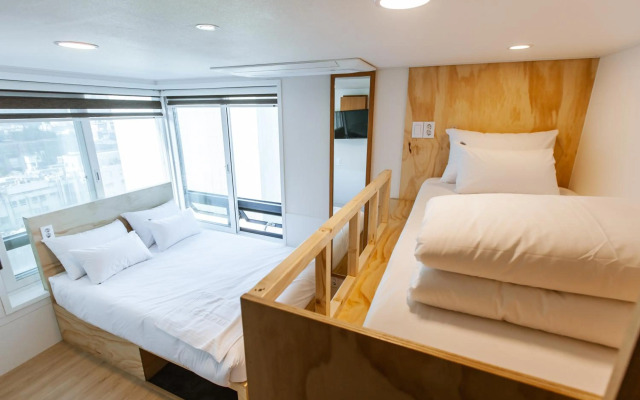 Step Inn Myeongdong 2 - Hostel