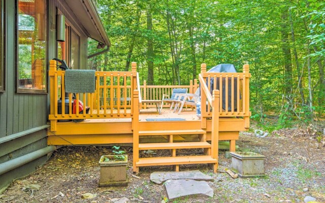 Pet-friendly Pocono Pines Rental w/ Hot Tub!