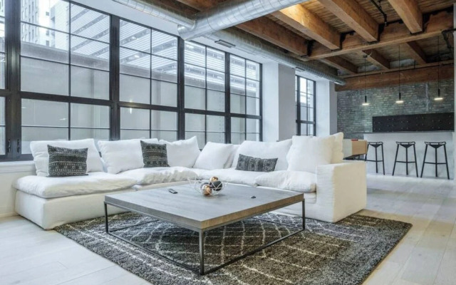 Breathtaking 6 BDR Luxury Condo Downtown Chicago