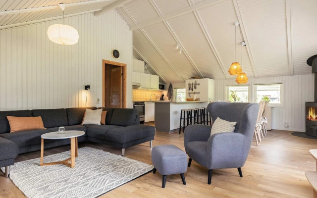 8 Person Holiday Home in Hojslev
