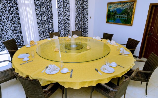 Lao Tangren Restaurant & Guesthouse