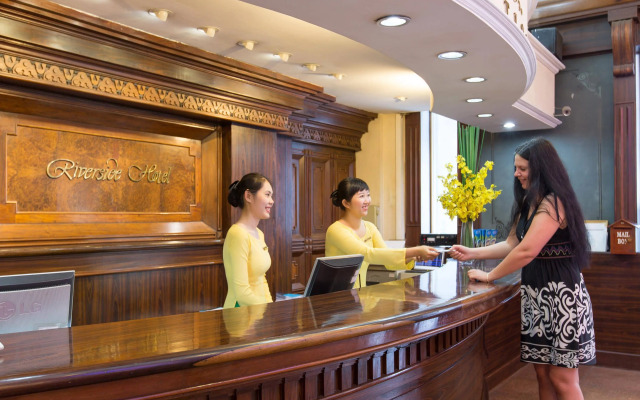 Riverside Hotel
