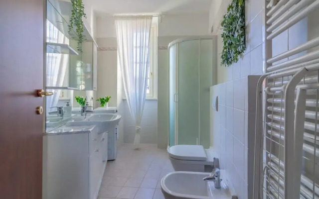 Green Rose by Wonderful Italy