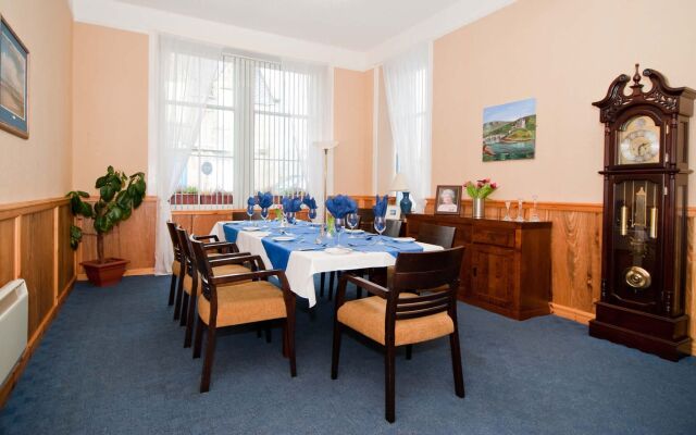 Castletown Hotel
