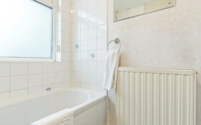 Spacious 3-bed House in Birmingham