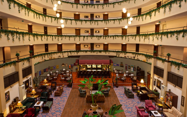 Royal Garden Suite Hotel