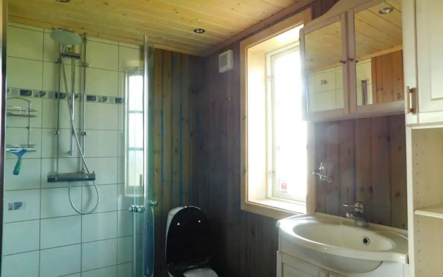 Lake View Cabin