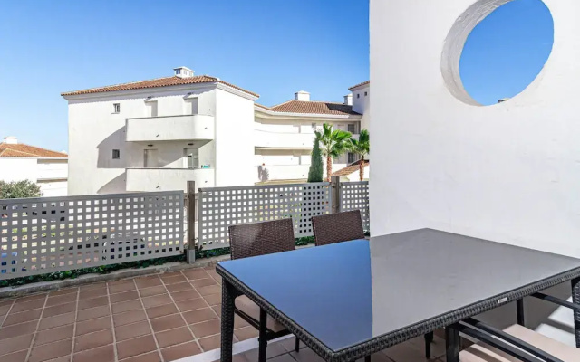 Jm2.b2 - Modern 2 Bed apt With Amazing sea Views