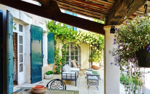 Holiday home Avenue Montmajour