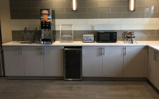 Super 8 Airport Portland Oregon