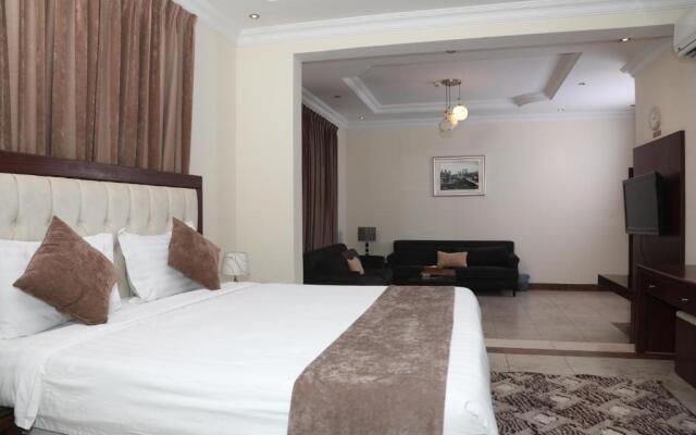 Samaya Suites