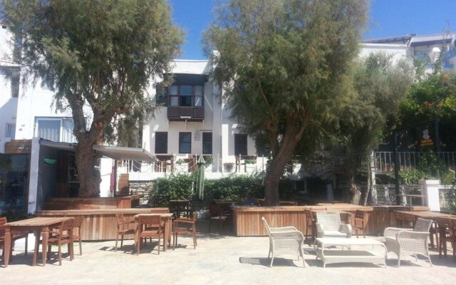 Cumba Suites Cafe&Bistro