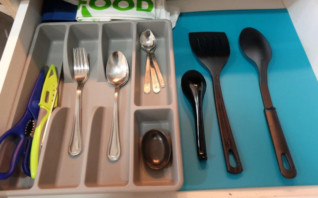 Best Price Studio Menteng Park Apartment