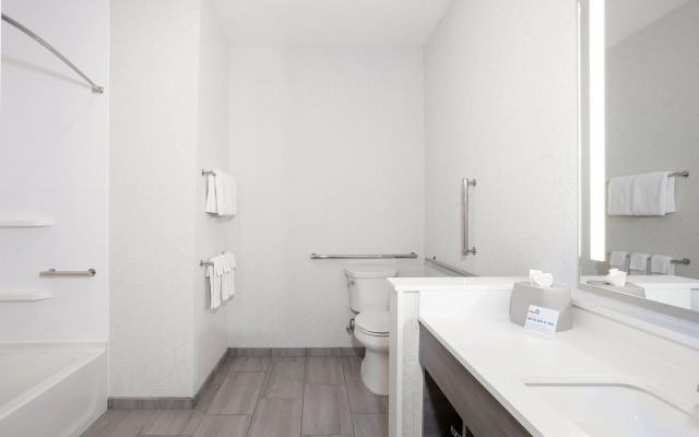 Holiday Inn Express & Suites Oak Ridge by IHG