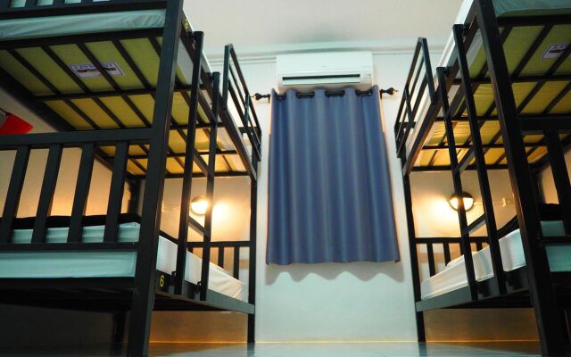 Wayla Hostel - Adults Only