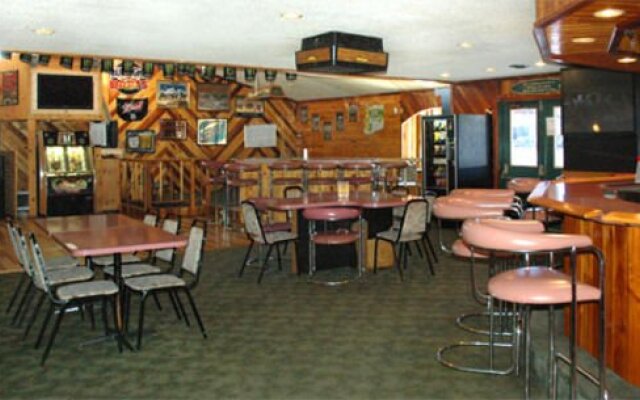 Zellar's Village Inn