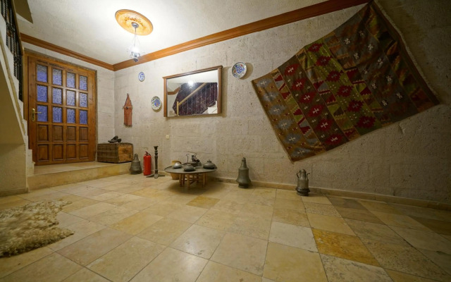 Arch Palace Hotel