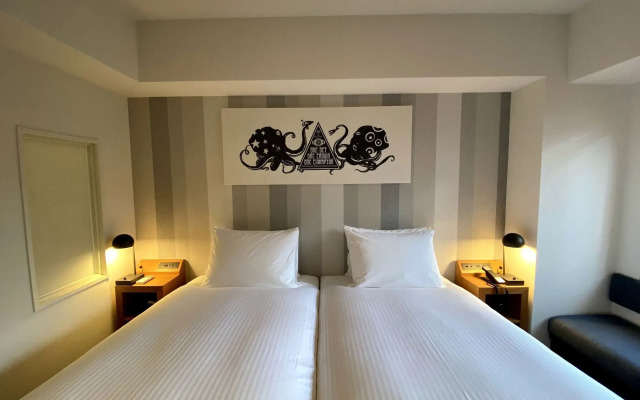 Umedaholic Hotel