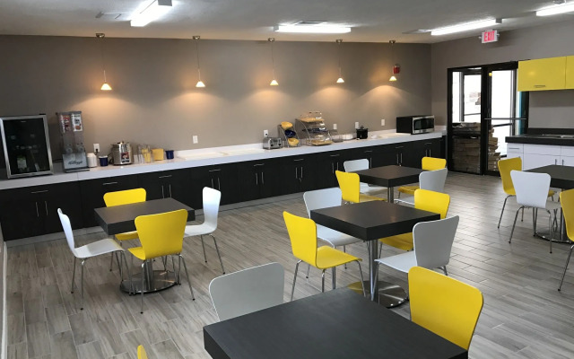 BridgePointe Inn & Suites