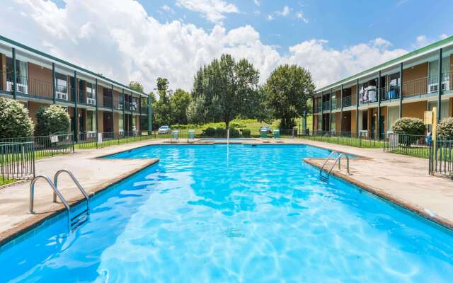 Howard Johnson by Wyndham Daleville/Roanoke North