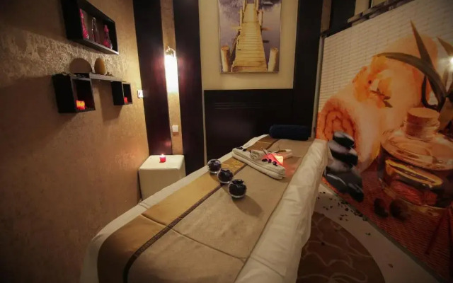Golden Night Hotel