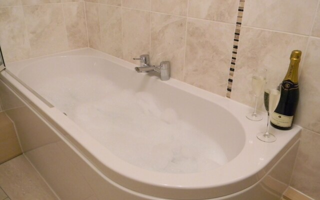 Stratton Gardens Guest House