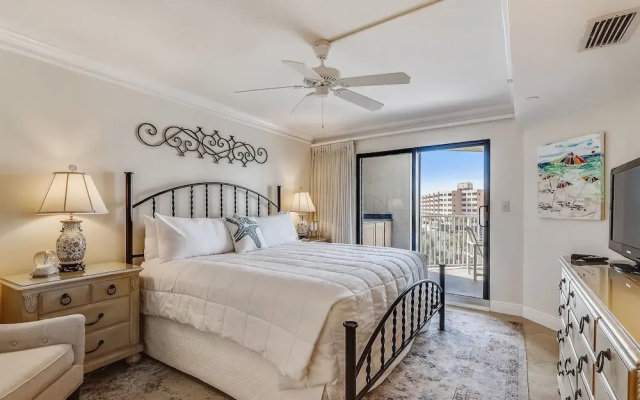 Inlet Reef 411 2 Bedroom Condo by RedAwning